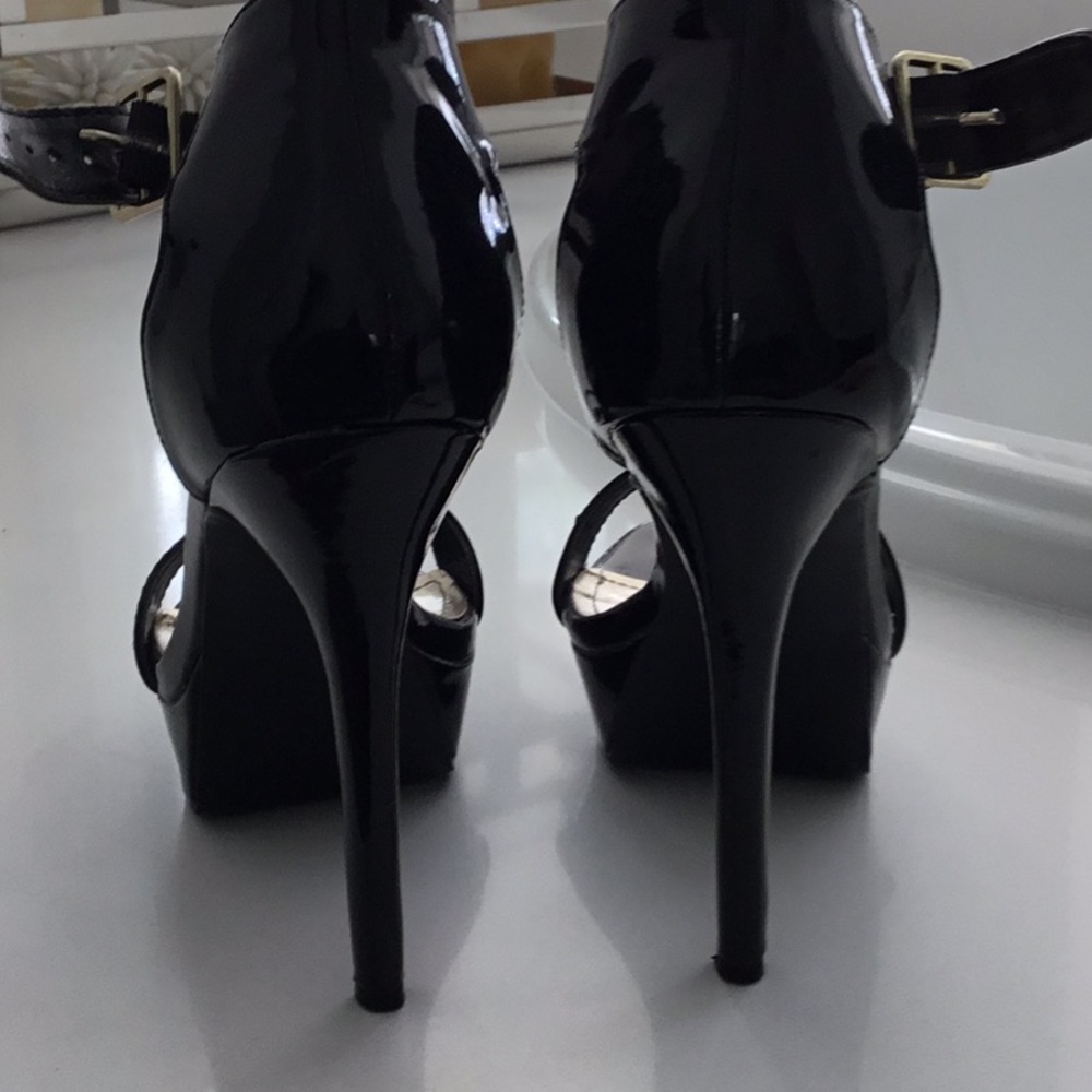 Steven Madden Strappy Black Heels Size 7 - Picture 2 of 4